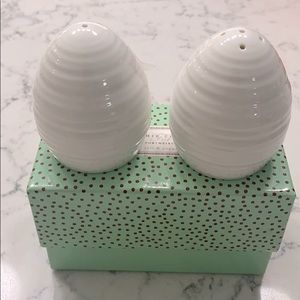 Salt & pepper shakers